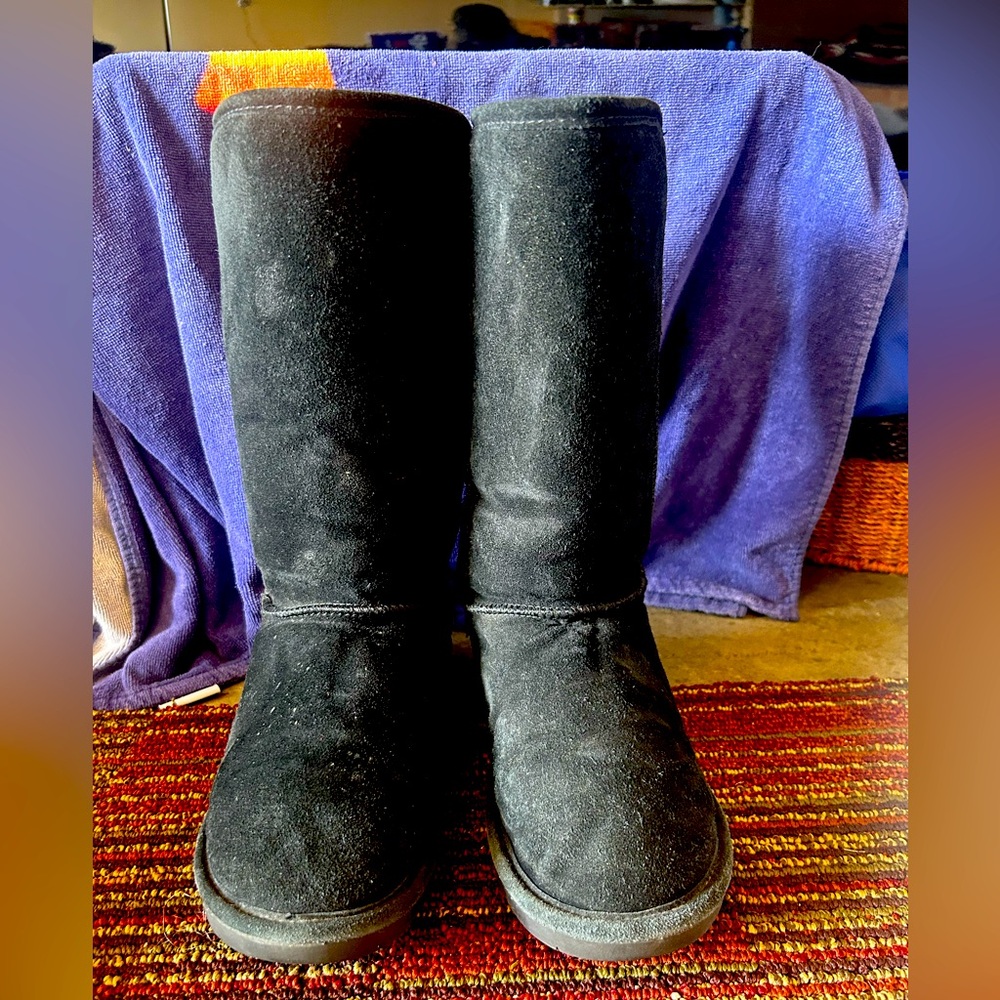 Black Bearpaw Fuzzy Boots